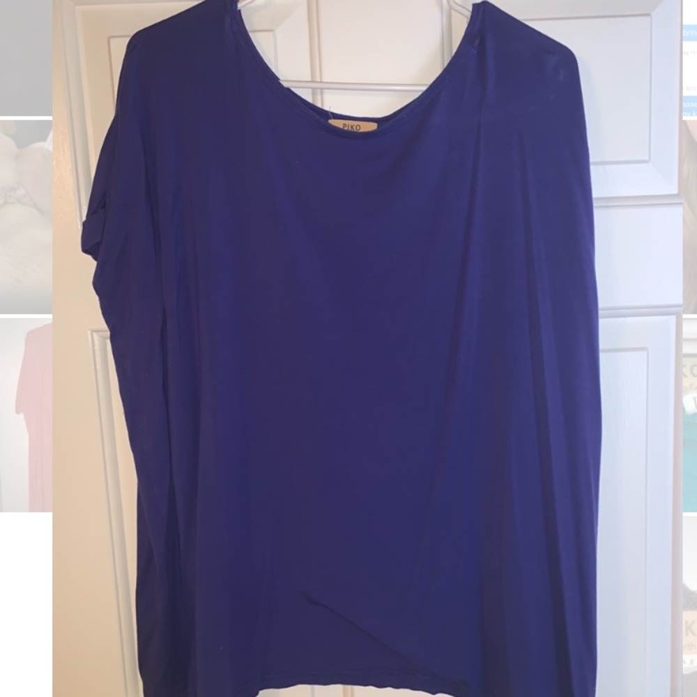 PIKO blue short sleeve shirt (size medium)